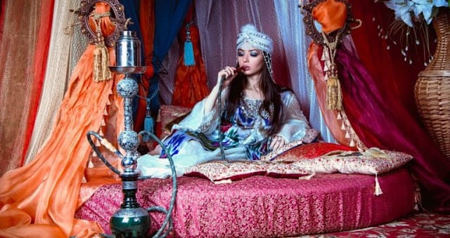 perbedaan bollywood dan tellywood