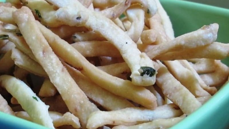 kue bawang