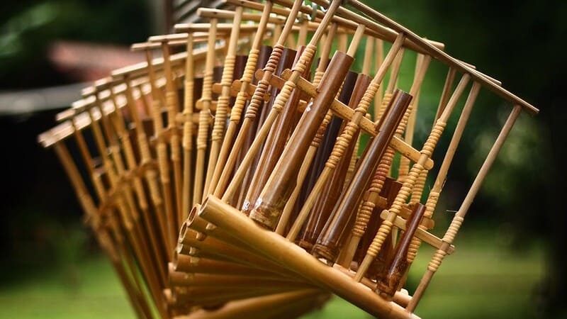 alat musik angklung