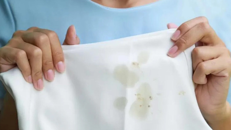Cara Menghilangkan Noda Minyak di Baju