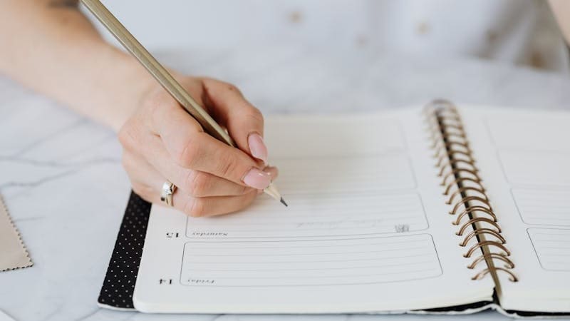 Karya tulis berupa catatan peristiwa yg mirip autobiografi tts?