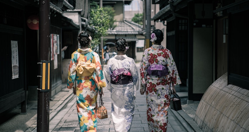perbedaan yukata dan kimono