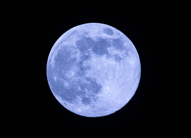 Fakta Tentang Bulan