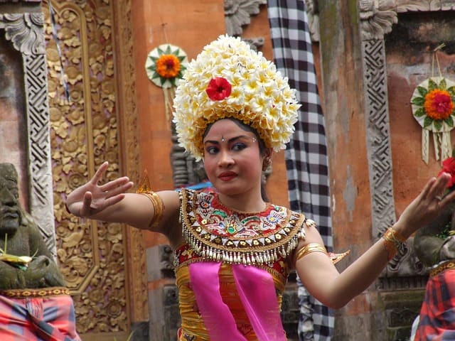 Gerak Tari dalam Seni Tari