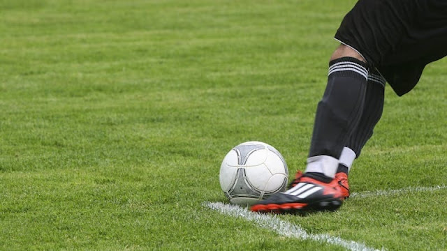 arti ditangguhkan dalam sepak bola