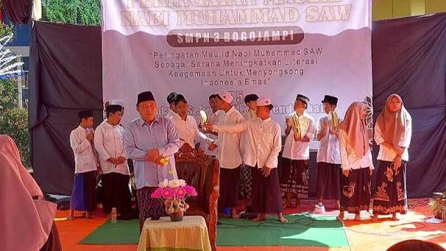 Peringatan maulid nabi di SMP 3 Rogojampi