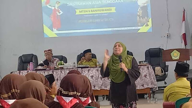 Sastrawan Malaysia Kunjungi MTsN 6 Banyuwangi
