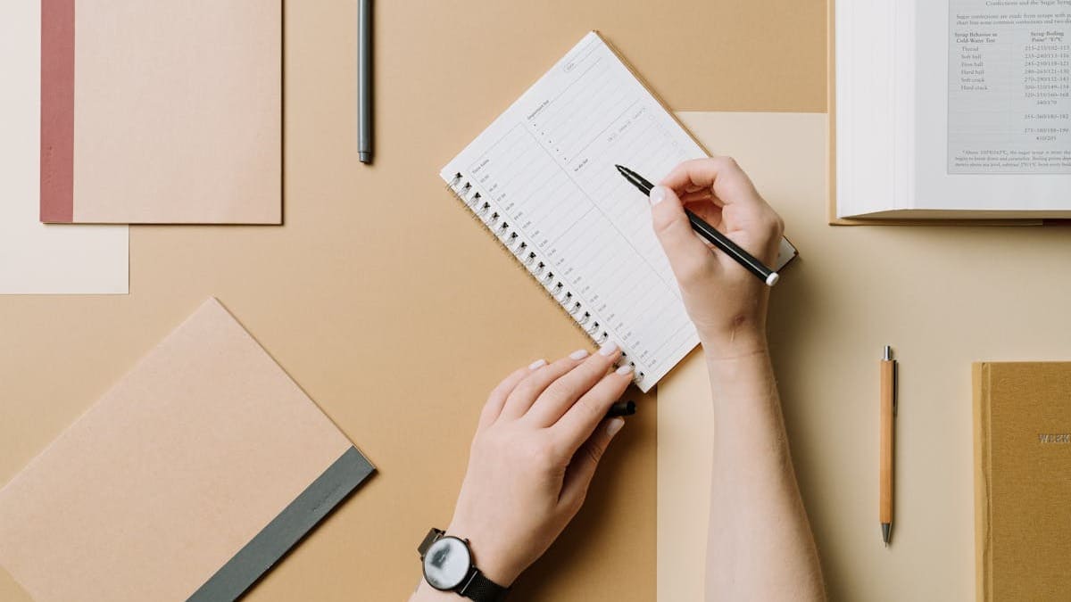 Cara Jadi Ghostwriter Buku
