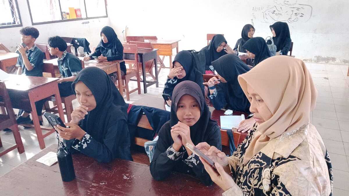 Pelatihan Jurnalistik SMA Darussholah Singojuruh