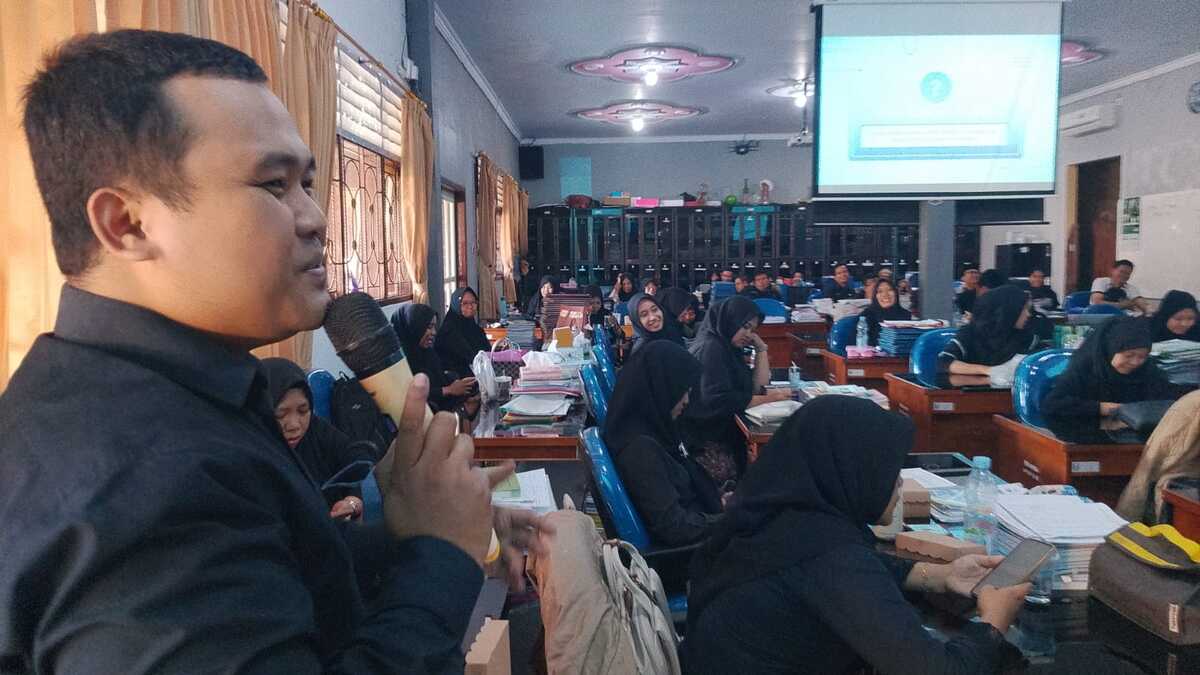 Peserta Pelatihan Jurnalistik di SMA Darussholah Singojuruh