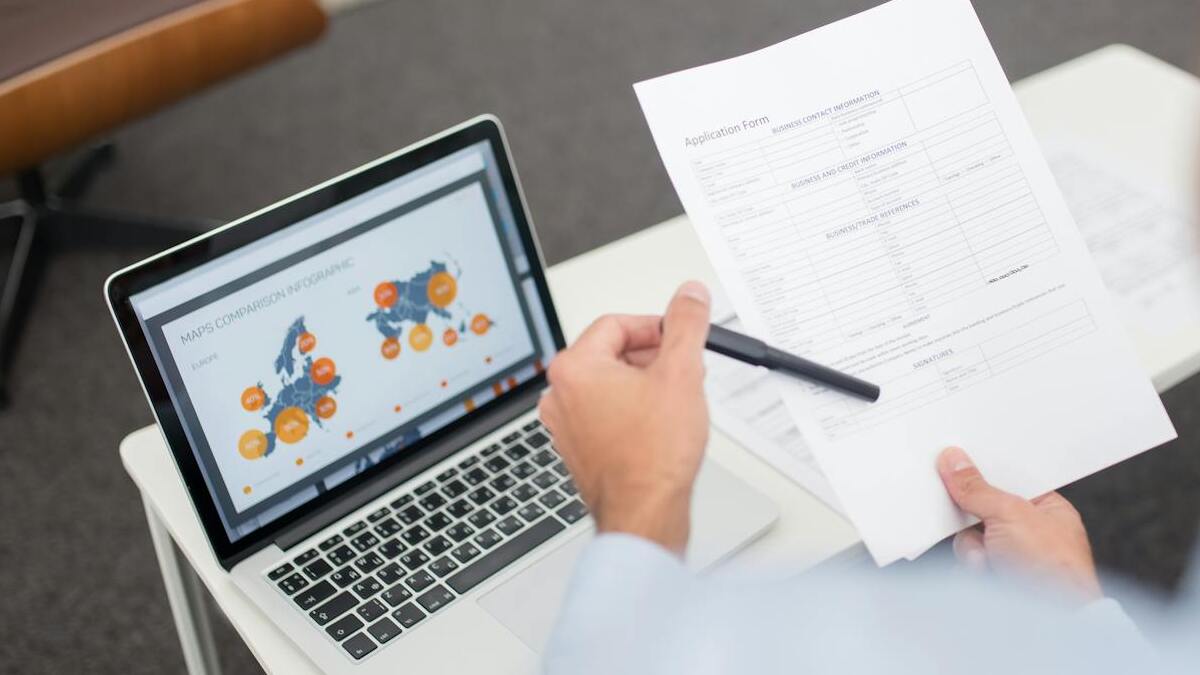 Contoh Social Media Monitoring Applications