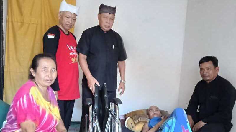 Bantuan Dinsos dan Pemdes Kedaleman untuk Aripin