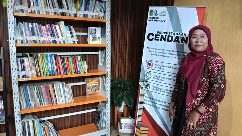 Ibu Sriami, istri Kepala Desa Karangrejo
