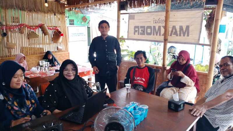 Pelatihan Editing Video Tiktok dan Seni Henna