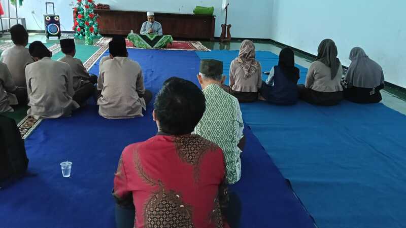 Santunan Bulanan LKSA Khadijah Banyuwangi