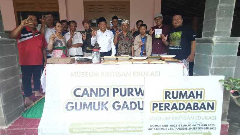 Kunjungan Kadis Perpusda dan Arkeolog Disbudpar Banyuwangi di Rumah Peradaban