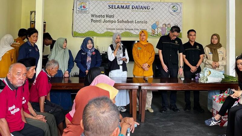 EL Grup di Panti Jompo Sahabat Lansia Muncar