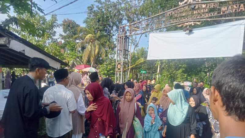 Lebaran Rong Dino di Desa Bunder