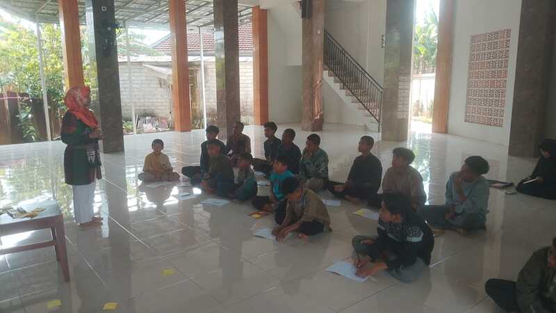 Pelatihan Literasi dan Jurnalistik di PPYD Ladunna
