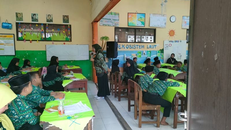 pengabdian mahasiswa um di sd 1 jarangan
